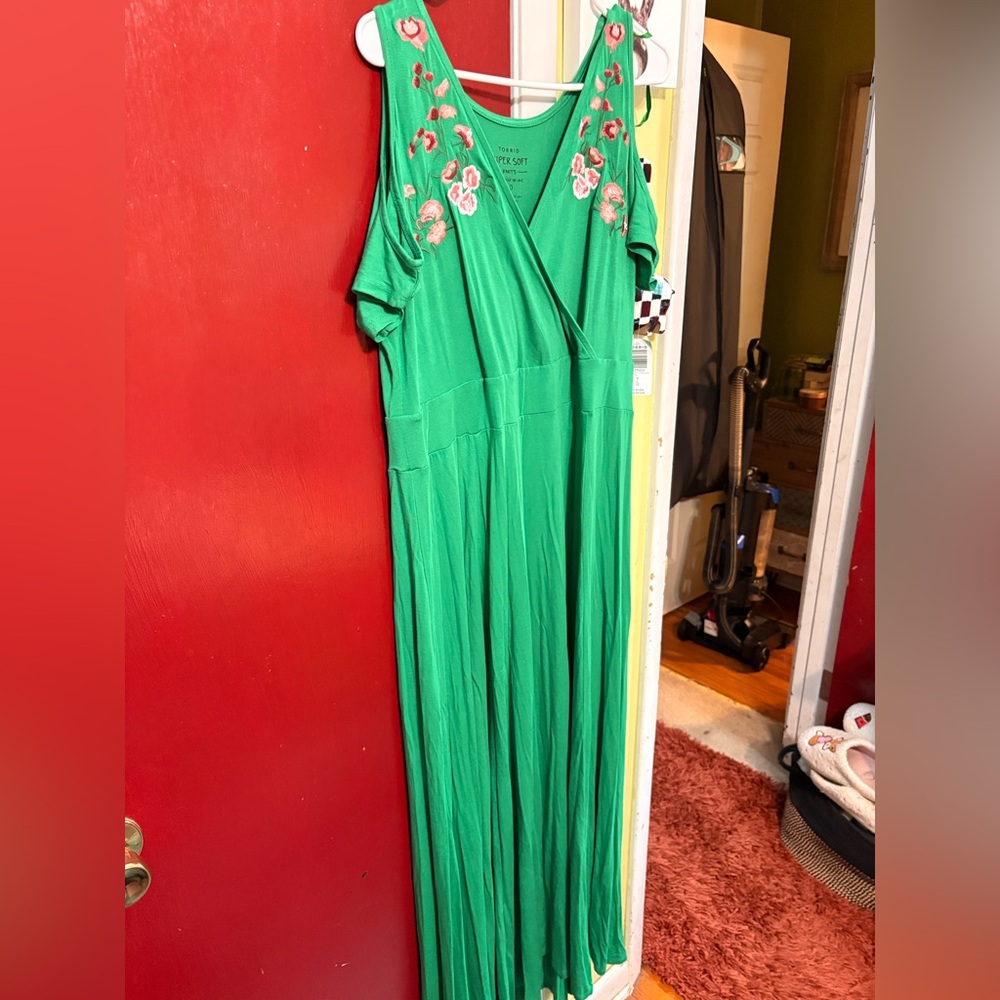 Cold shoulder Torrid maxi